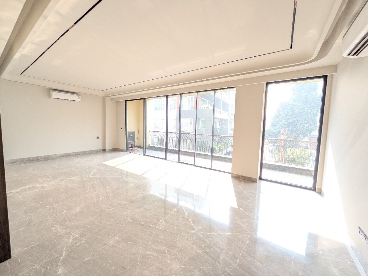 4 BHK Builder Floor Available for Sale at Hauzkhas - 8541