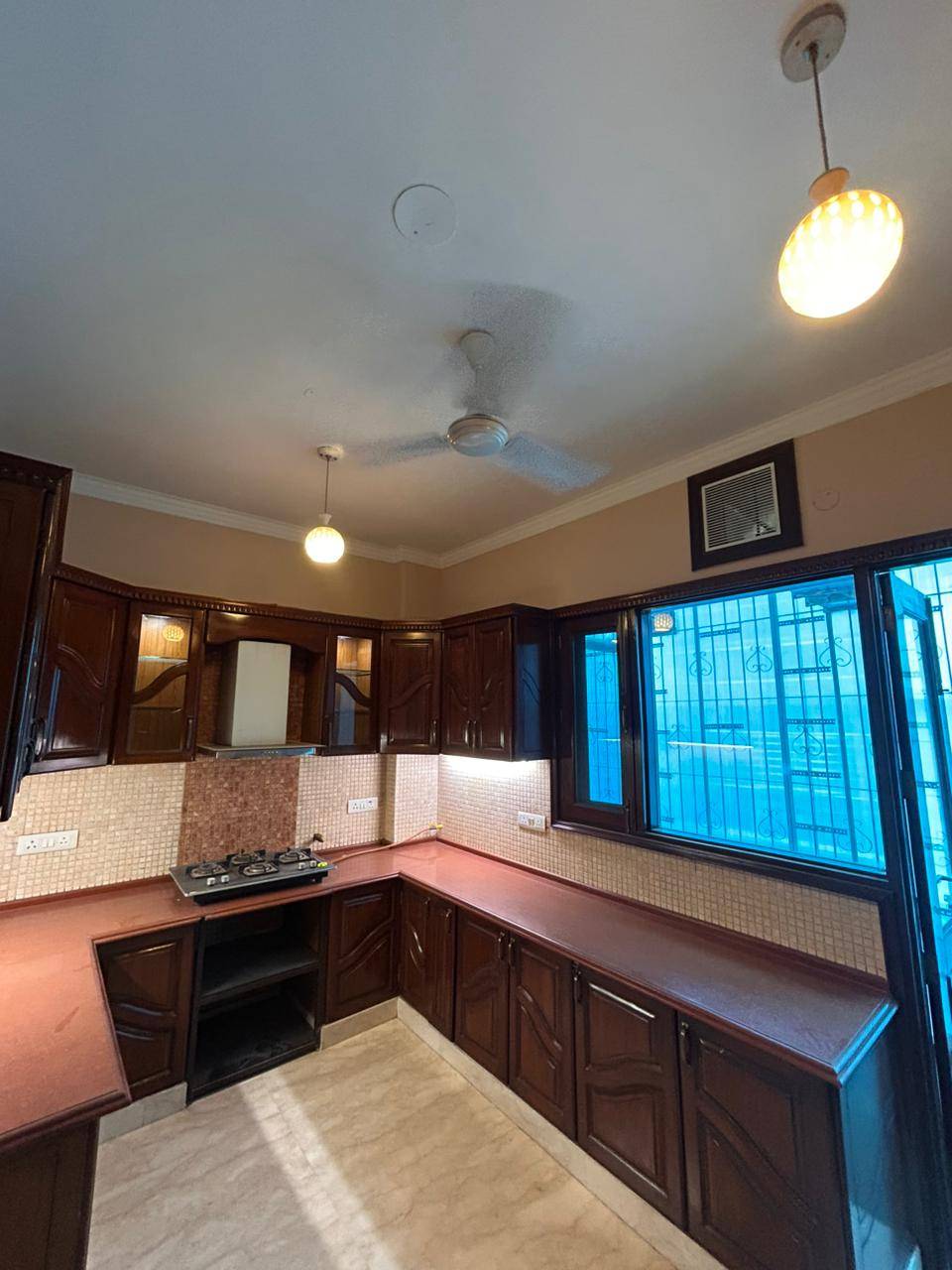 Builder Floor 3BHK Available for RENT at Defence Colony - 6846