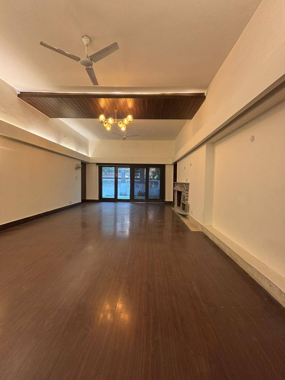3BHK Builder Floor Available for RENT at  DEFENCE COLONY -10081