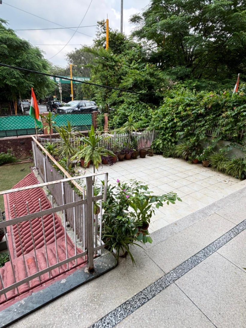 2BHK Builder Floor Available for RENT at Safdarjung Development area -  10589