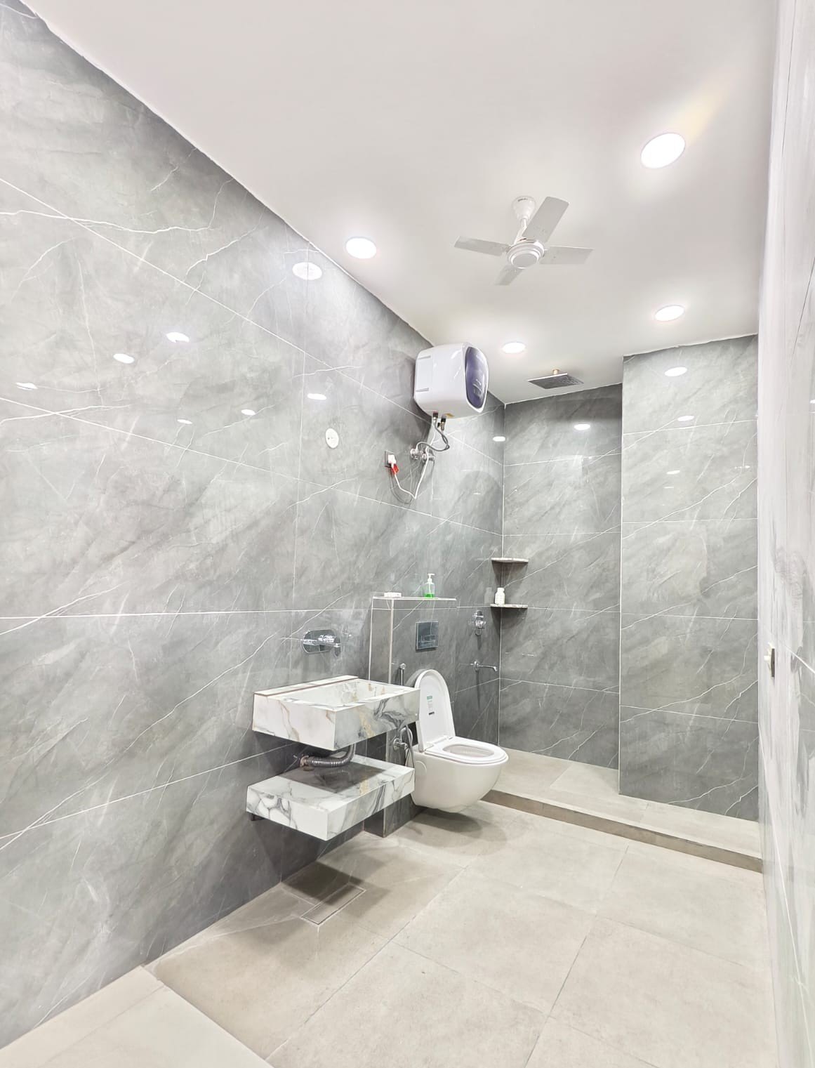 5BHK Builder Floor Available for RENT at  Shanti kunj - 10412
