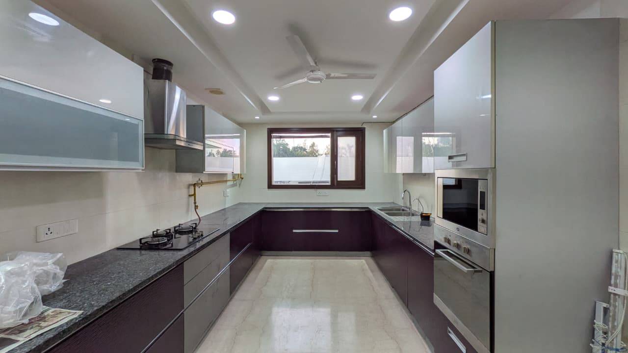 3BHK Builder Floor Available for RENT at Defence Colony -  8559