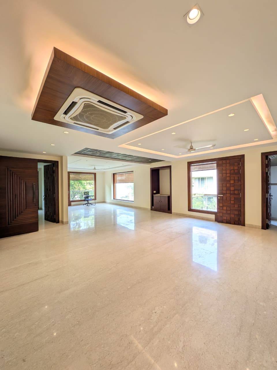 3BHK Builder Floor Available for RENT at Defence colony -  10111