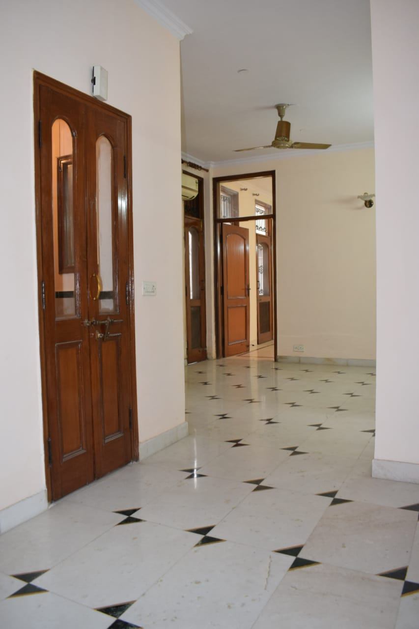 3BHK Builder Floor Available for Rent at East of Kailash - 8543
