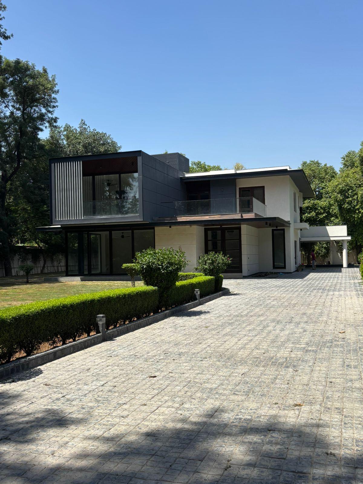 6BHK Independent House Available for RENT at  DLF CHATTERPUR - 10331